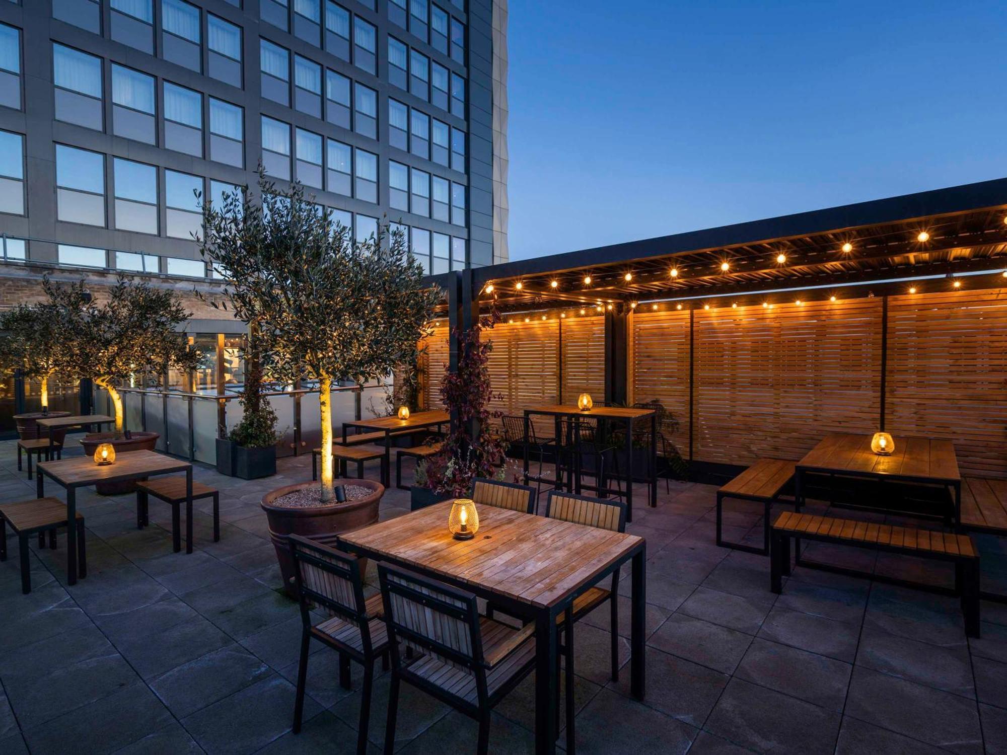 Mercure Newport Exterior photo